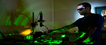 Nitzan in the lab - visoly2.jpg