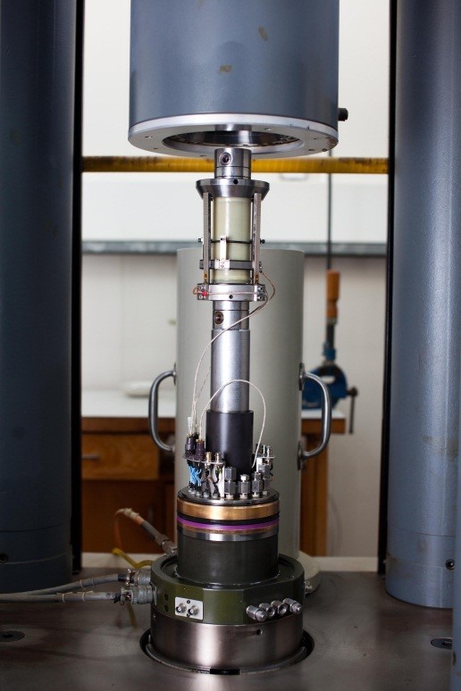the triaxial system2.jpg